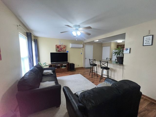 1313 Loral Avenue, Joliet, IL 60435