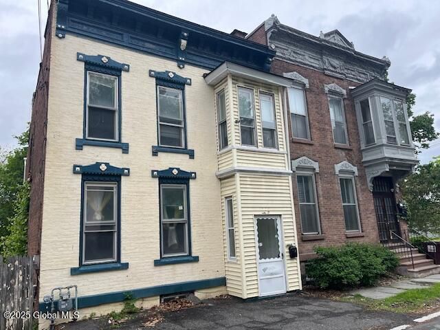 201 10th Street, Troy, NY 12180