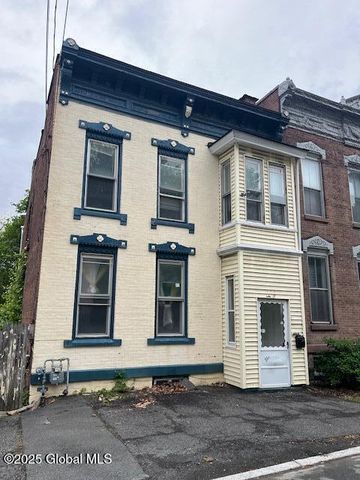 201 10th Street, Troy, NY 12180