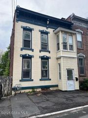 201 10th Street, Troy, NY 12180