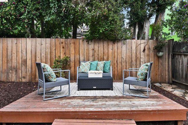 6236 6236 Laird Ave, Oakland, CA 94605