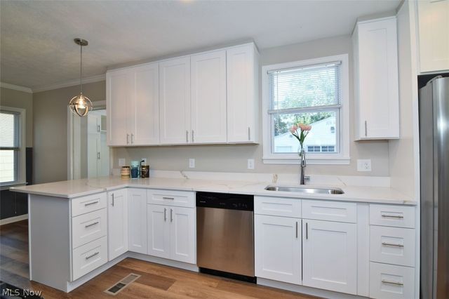 3574 Farland Road, University Heights, OH 44118