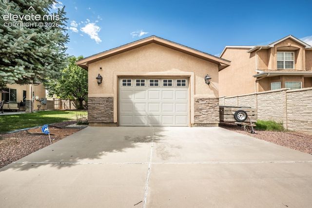 5078 Hummingbird Court, Pueblo, CO 81008