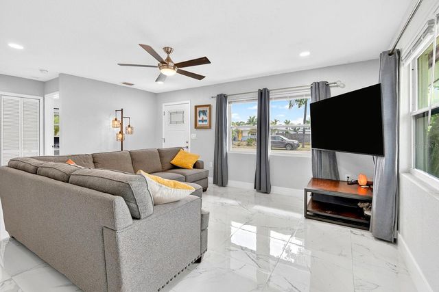 916 PATTISON AVENUE, Sarasota, FL 34237