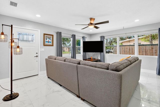 916 PATTISON AVENUE, Sarasota, FL 34237