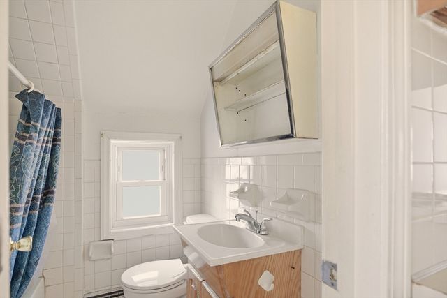 1 Bellmore St, Attleboro, MA 02703