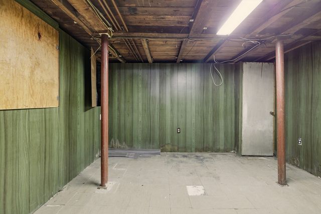 1 Bellmore St, Attleboro, MA 02703