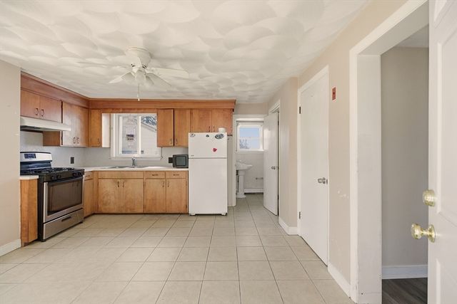 1 Bellmore St, Attleboro, MA 02703