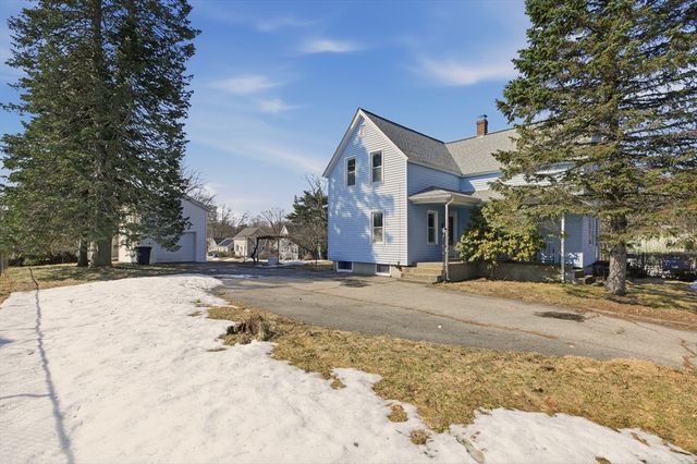 1 Bellmore St, Attleboro, MA 02703