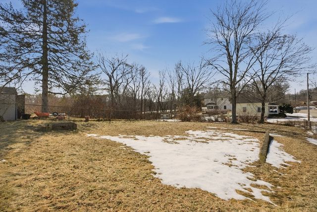 1 Bellmore St, Attleboro, MA 02703