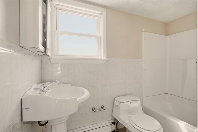 1 Bellmore St, Attleboro, MA 02703