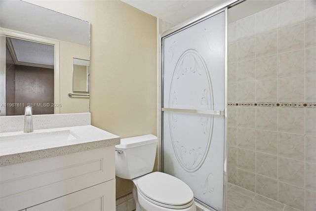 6300 S Falls Cir Dr 212, Lauderhill, FL 33319