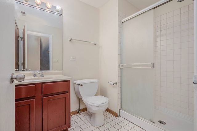 7037 S Crandon Avenue 219, Chicago, IL 60649