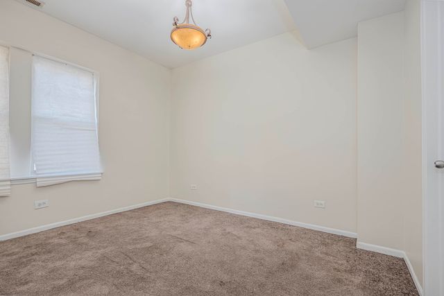 7037 S Crandon Avenue 219, Chicago, IL 60649