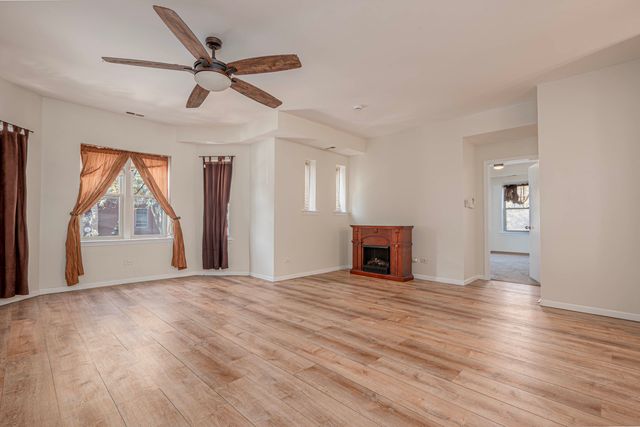 7037 S Crandon Avenue 219, Chicago, IL 60649
