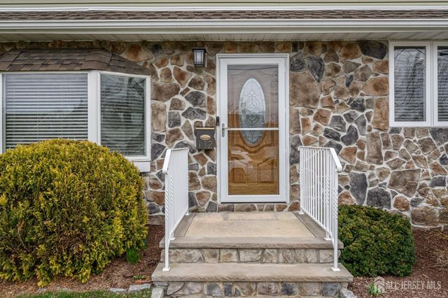 112 McKinley Avenue, Colonia, NJ 07067