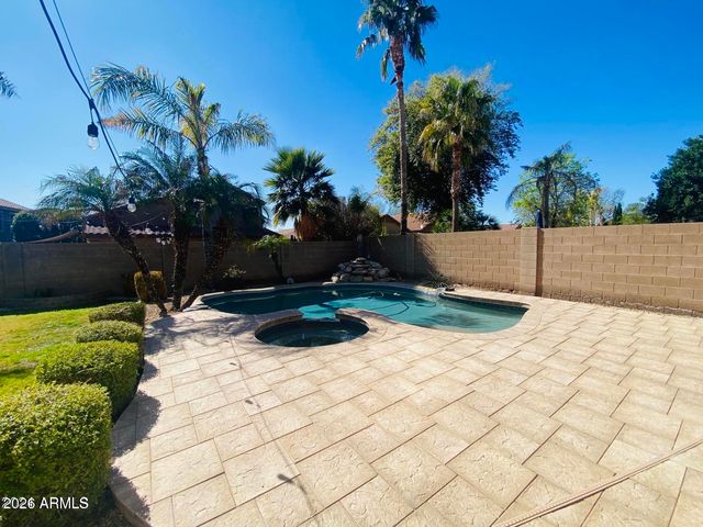 7203 W Irma Lane, Glendale, AZ 85308