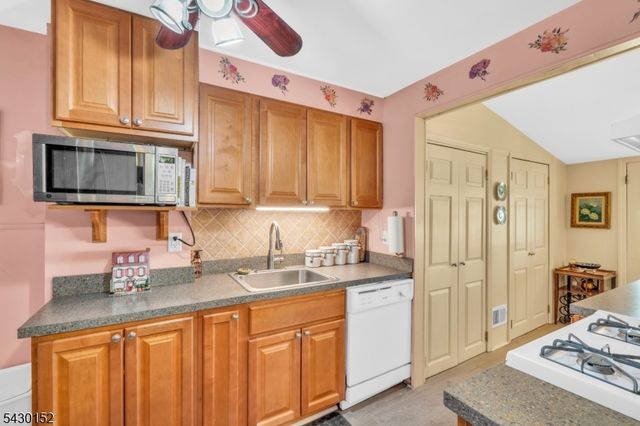 26 Park Ter, Cranford Twp., NJ 07016