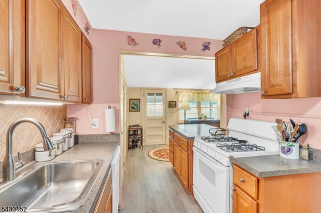 26 Park Ter, Cranford Twp., NJ 07016