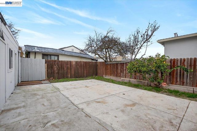 559 Civic Center St, Richmond, CA 94804