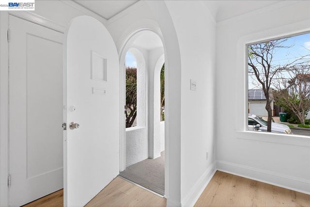 559 Civic Center St, Richmond, CA 94804