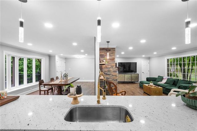 140 Twin Brook Drive, Clemmons, NC 27012
