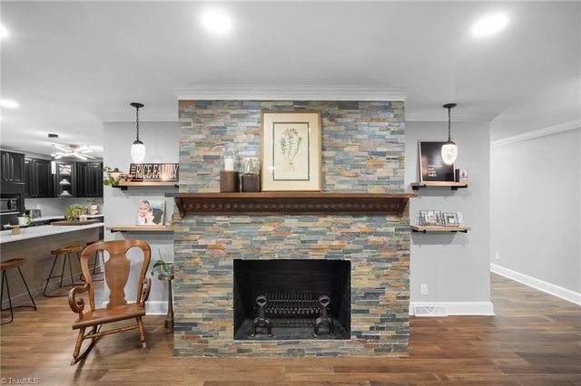 140 Twin Brook Drive, Clemmons, NC 27012