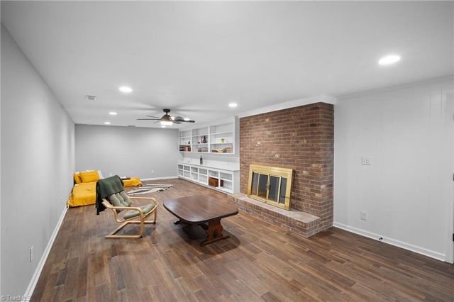 140 Twin Brook Drive, Clemmons, NC 27012