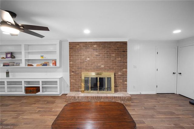 140 Twin Brook Drive, Clemmons, NC 27012