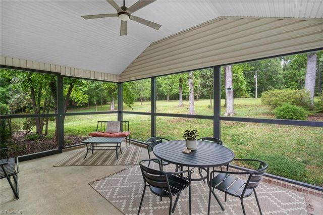 140 Twin Brook Drive, Clemmons, NC 27012