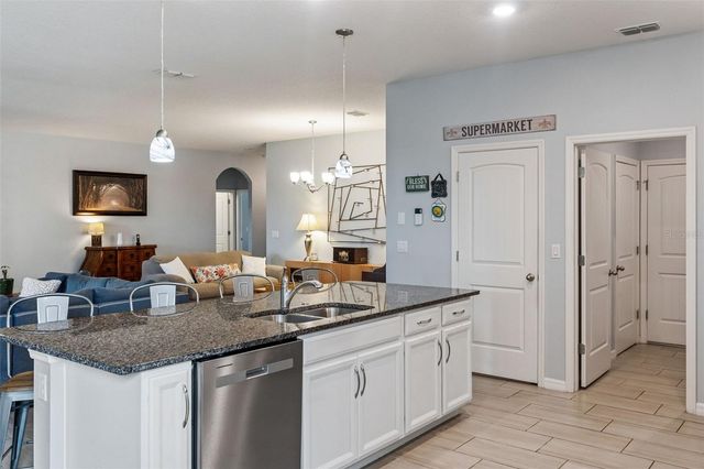 484 CAVESSON STREET, Apopka, FL 32712