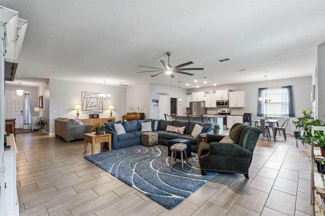 484 CAVESSON STREET, Apopka, FL 32712