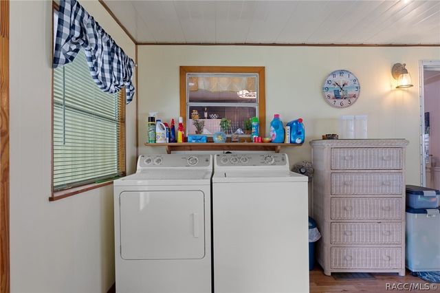 8343 S Cove Point, Floral City, FL 34436