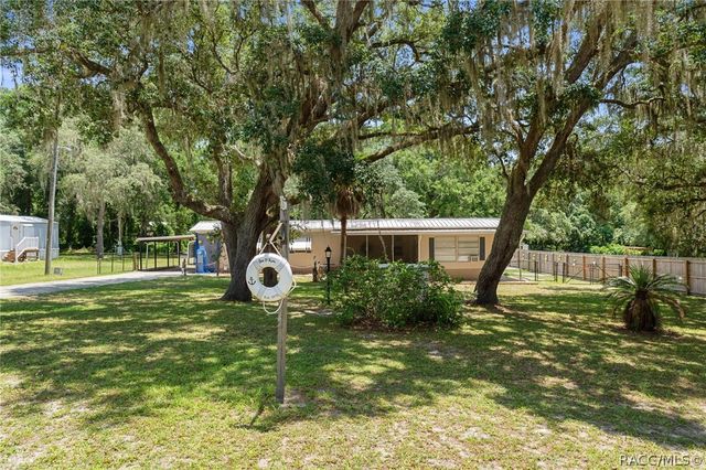 8343 S Cove Point, Floral City, FL 34436