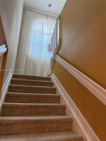 3955 NE 13th Dr, Homestead, FL 33033