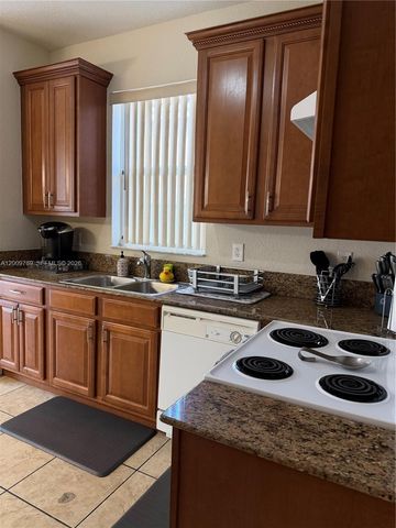 3955 NE 13th Dr, Homestead, FL 33033
