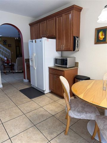 3955 NE 13th Dr, Homestead, FL 33033