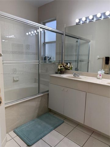 3955 NE 13th Dr, Homestead, FL 33033