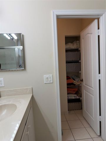 3955 NE 13th Dr, Homestead, FL 33033