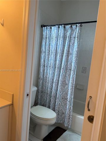 3955 NE 13th Dr, Homestead, FL 33033