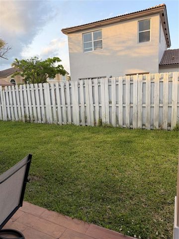 3955 NE 13th Dr, Homestead, FL 33033