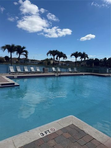 3955 NE 13th Dr, Homestead, FL 33033