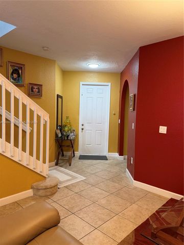 3955 NE 13th Dr, Homestead, FL 33033