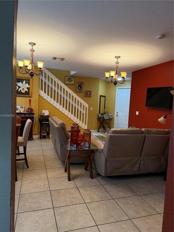 3955 NE 13th Dr, Homestead, FL 33033