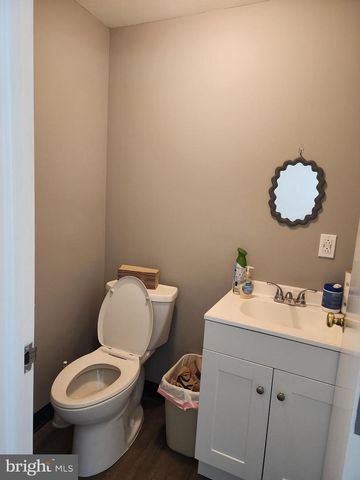 1074 PARKWAY AVE, Ewing, NJ 08638