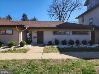 1074 PARKWAY AVE, Ewing, NJ 08638