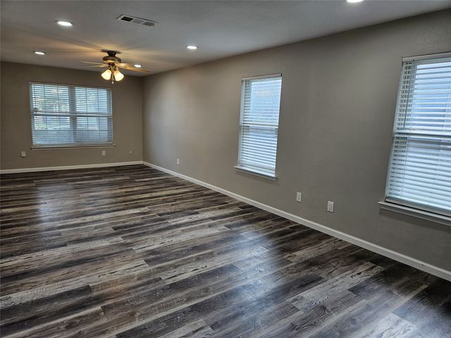 9431 Jill Lane, Dallas, TX 75227