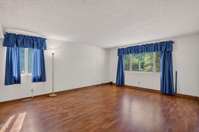 539 Roan Drive, Grants Pass, OR 97526