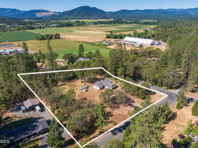 539 Roan Drive, Grants Pass, OR 97526