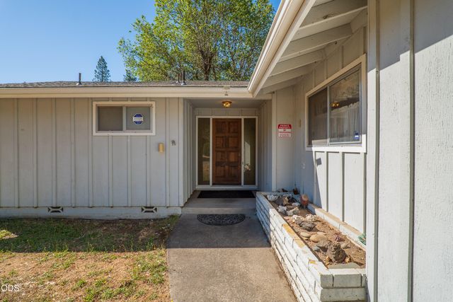 539 Roan Drive, Grants Pass, OR 97526